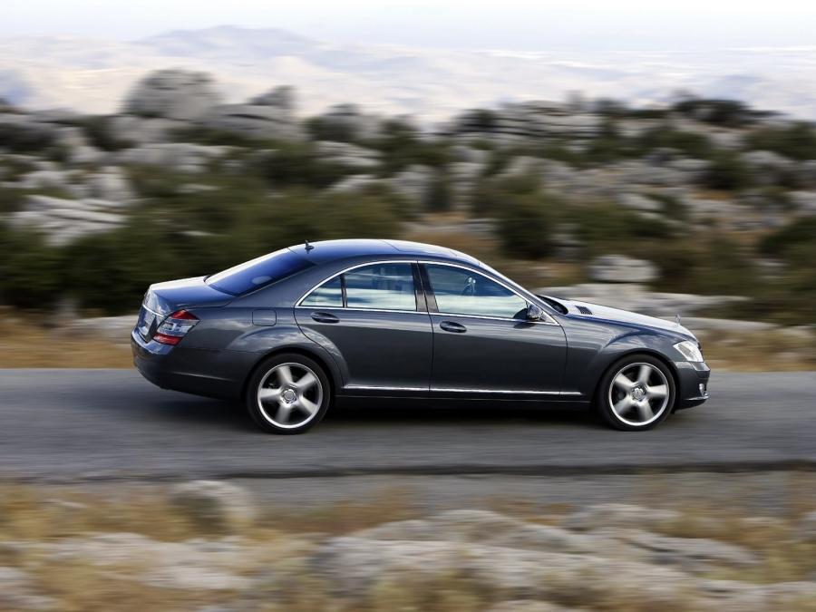  Mercedes-Benz S500 4Matic 2007 года  (фото 25 из 45)